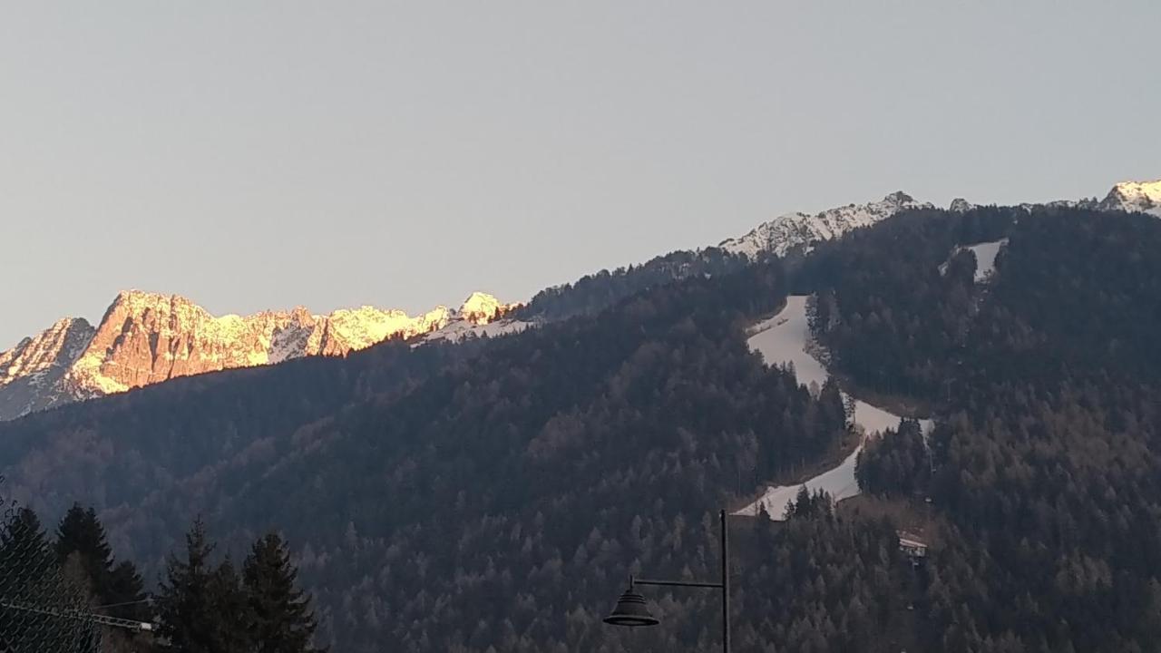 Adamello Peak Apartments Temù Eksteriør billede